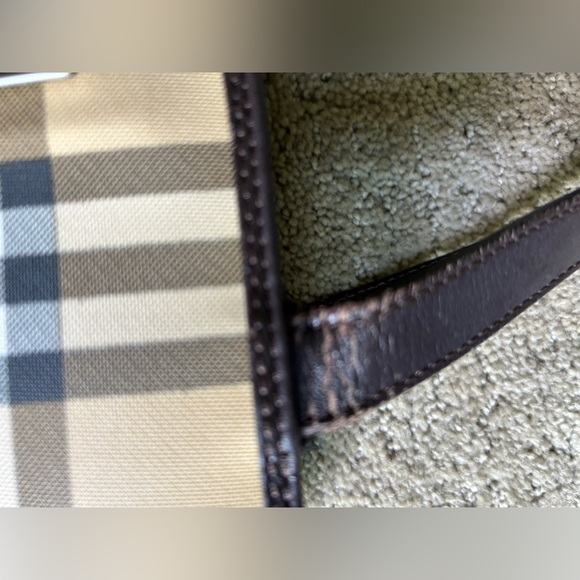 Burberry hand bag. - Picture 3 of 10